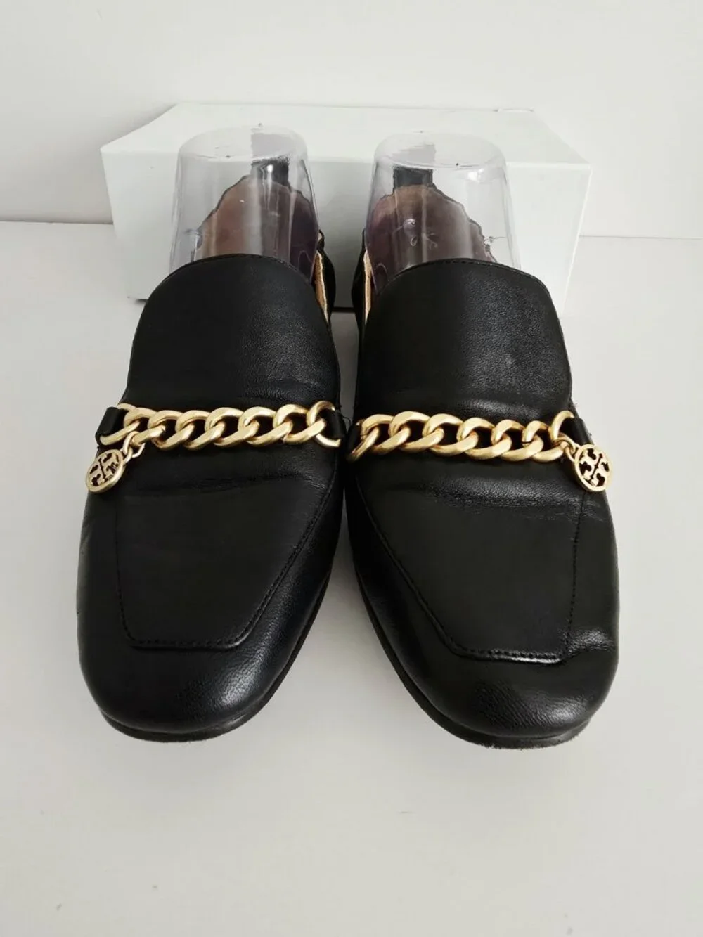 Tory Burch Mini Benton Black Loafers Flats 7.5 Gold Chain Charm Slip On Shoes